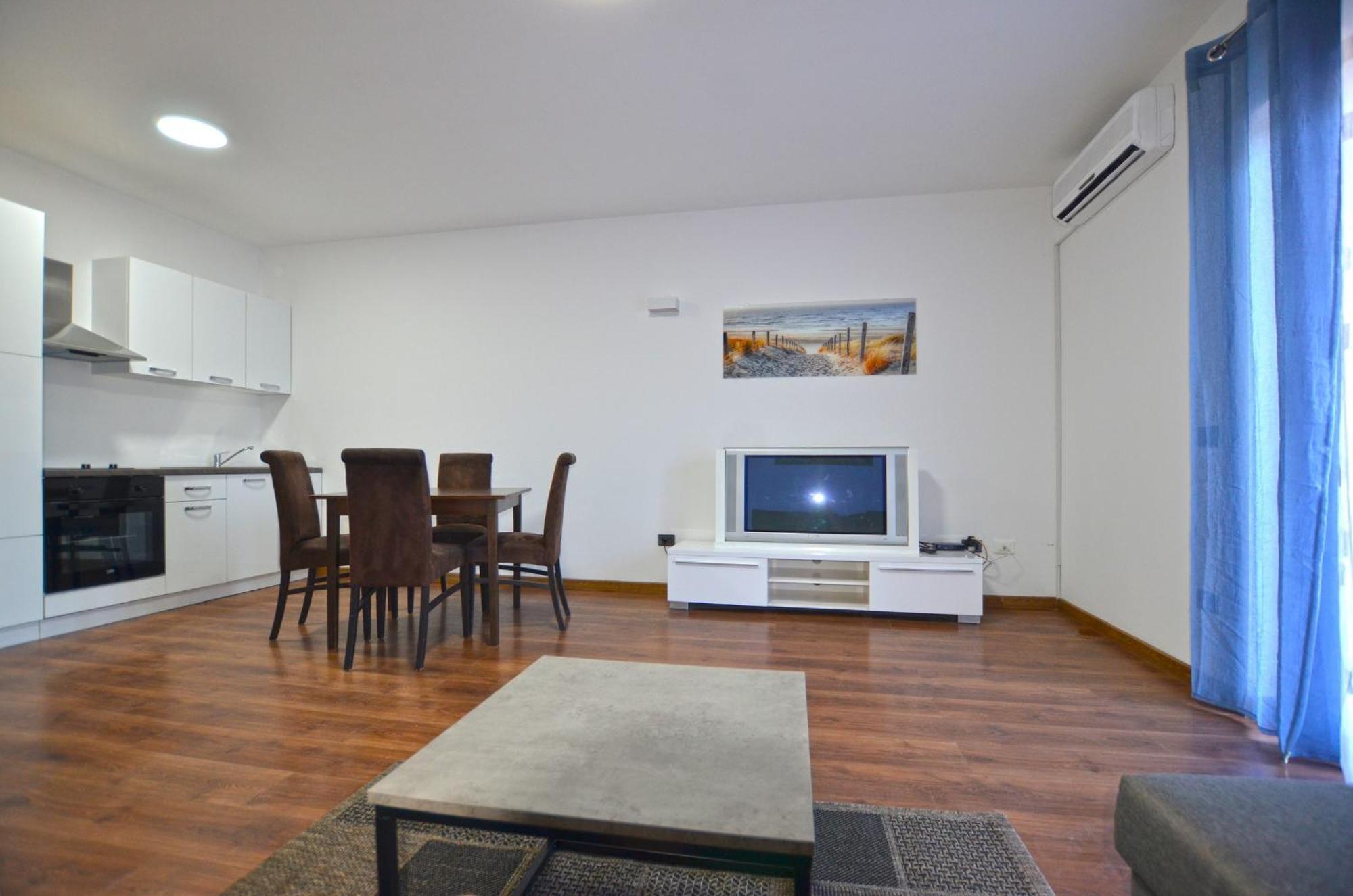 La Luna Sa Terasom I Parkingom Apartament Rovinj